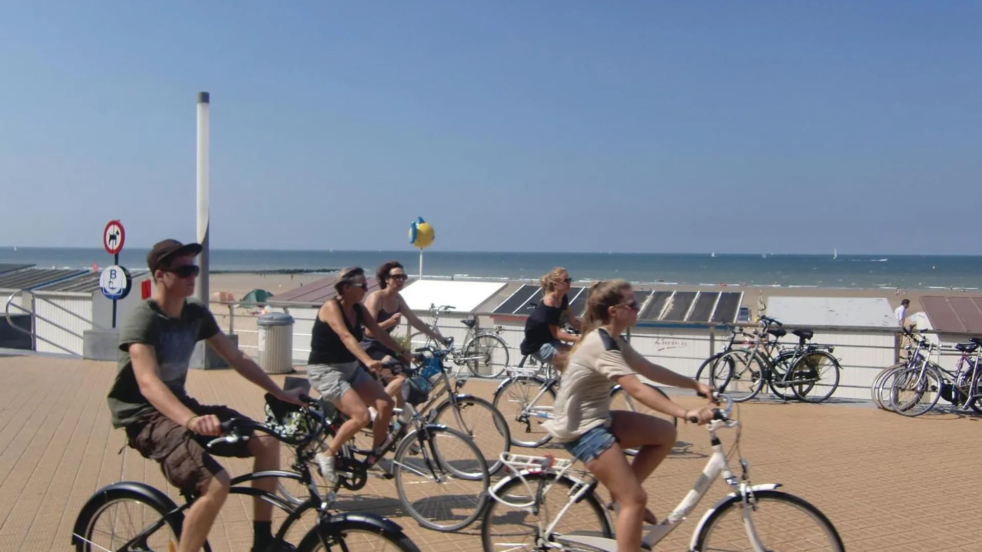 Apartment Res, Chateau Les Dunes Ref 37 Ostend Belgium